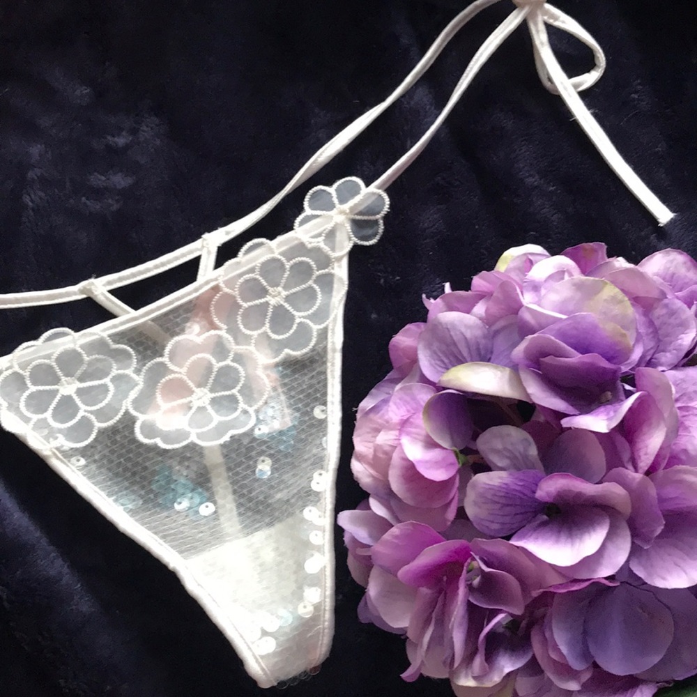 VS β’ Dream Angels Petal Thong Panty - Picture 1 of 9